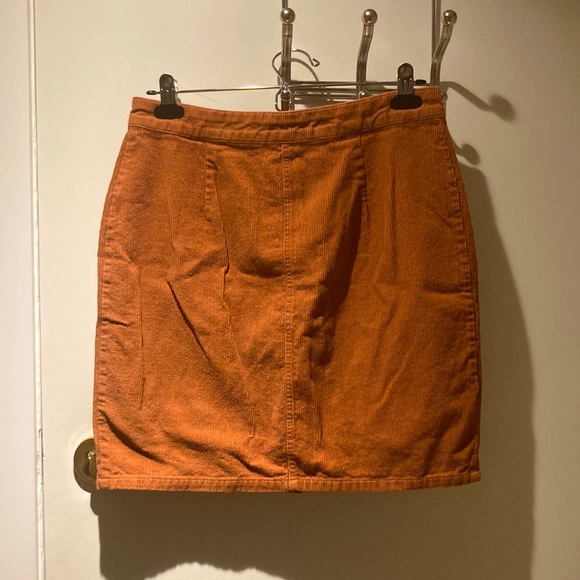 Rust coloured corduroy skirt - Picture 2 of 3